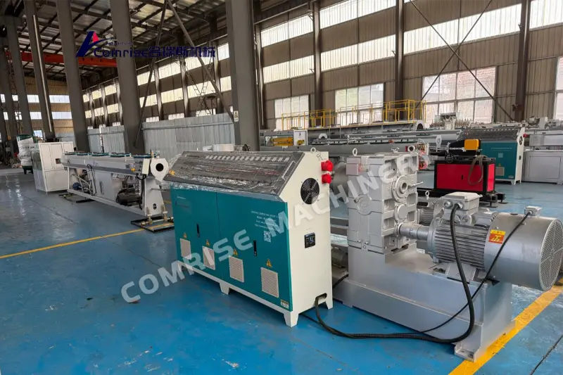 Müştəri PE boru maşınını və PVC boru maşınını yoxlamaq üçün fabrikimizə çox məmnun qaldı